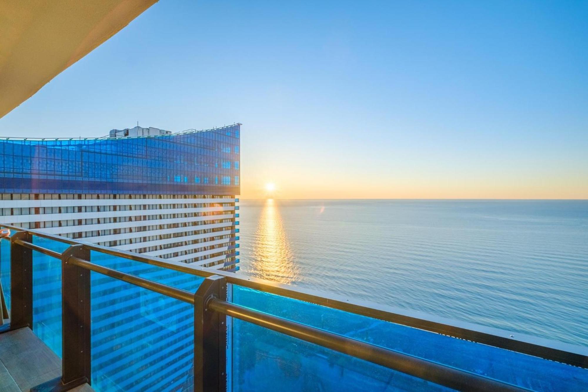 Panorama Sea View Central City Batumi & Aparthotel Exterior foto